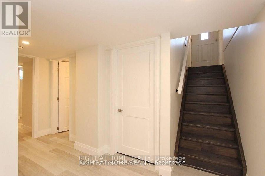 












LOWER - 1053 SOMERVILLE STREET

,
Oshawa (Centennial),




Ontario
L1G4K4


