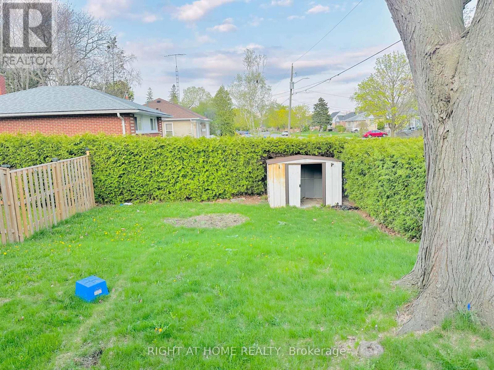 












LOWER - 1053 SOMERVILLE STREET

,
Oshawa (Centennial),




Ontario
L1G4K4

