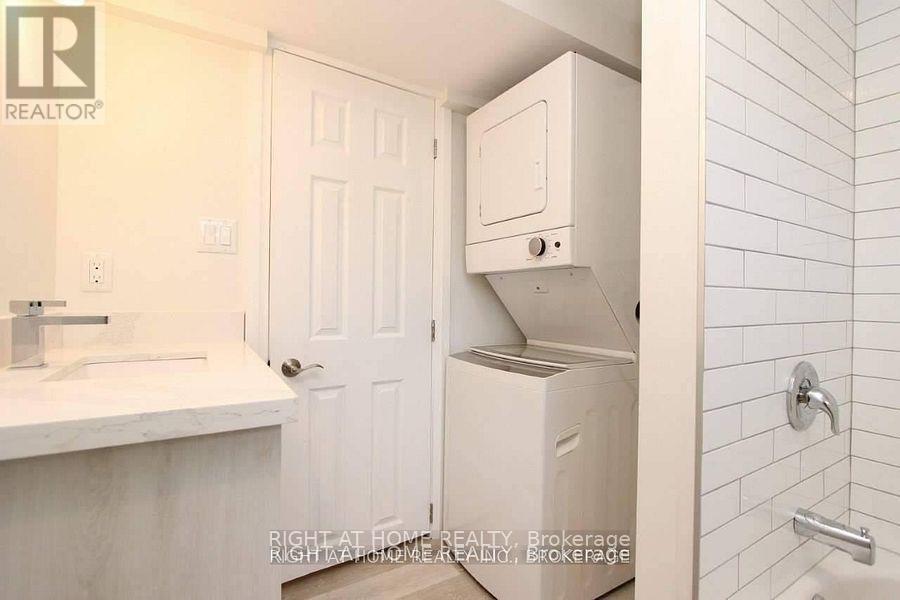 












LOWER - 1053 SOMERVILLE STREET

,
Oshawa (Centennial),




Ontario
L1G4K4

