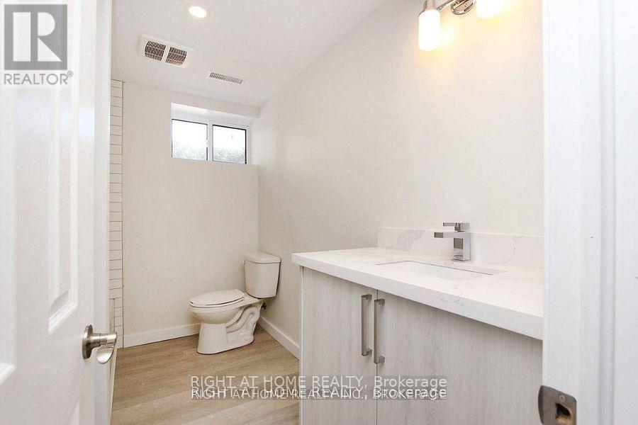 












LOWER - 1053 SOMERVILLE STREET

,
Oshawa (Centennial),




Ontario
L1G4K4

