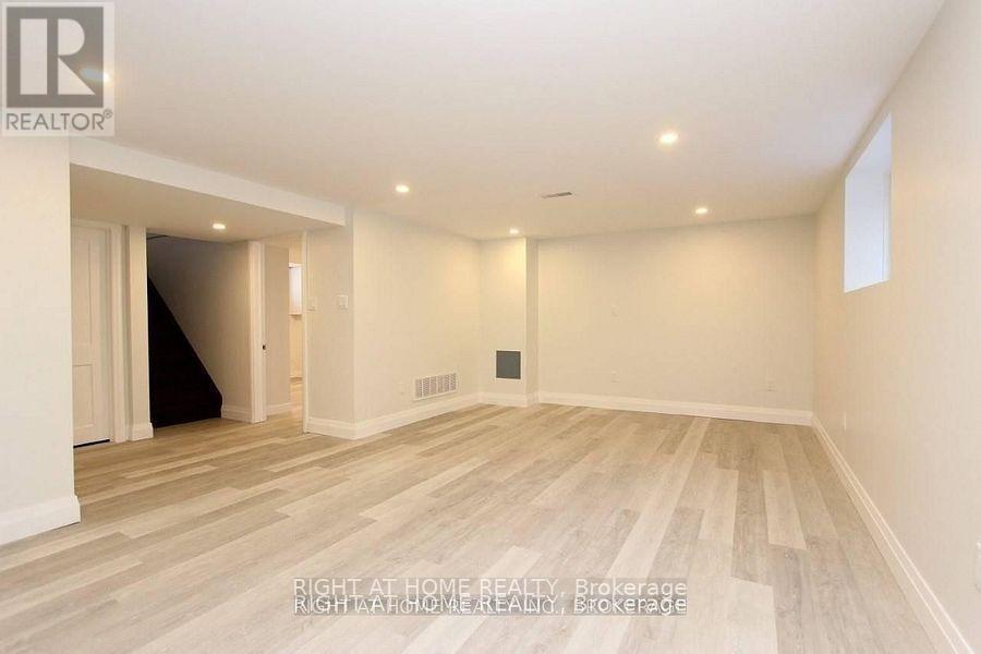 












LOWER - 1053 SOMERVILLE STREET

,
Oshawa (Centennial),




Ontario
L1G4K4

