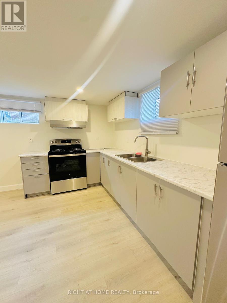












LOWER - 1053 SOMERVILLE STREET

,
Oshawa (Centennial),




Ontario
L1G4K4

