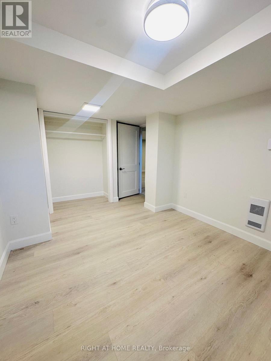 












LOWER - 1053 SOMERVILLE STREET

,
Oshawa (Centennial),




Ontario
L1G4K4

