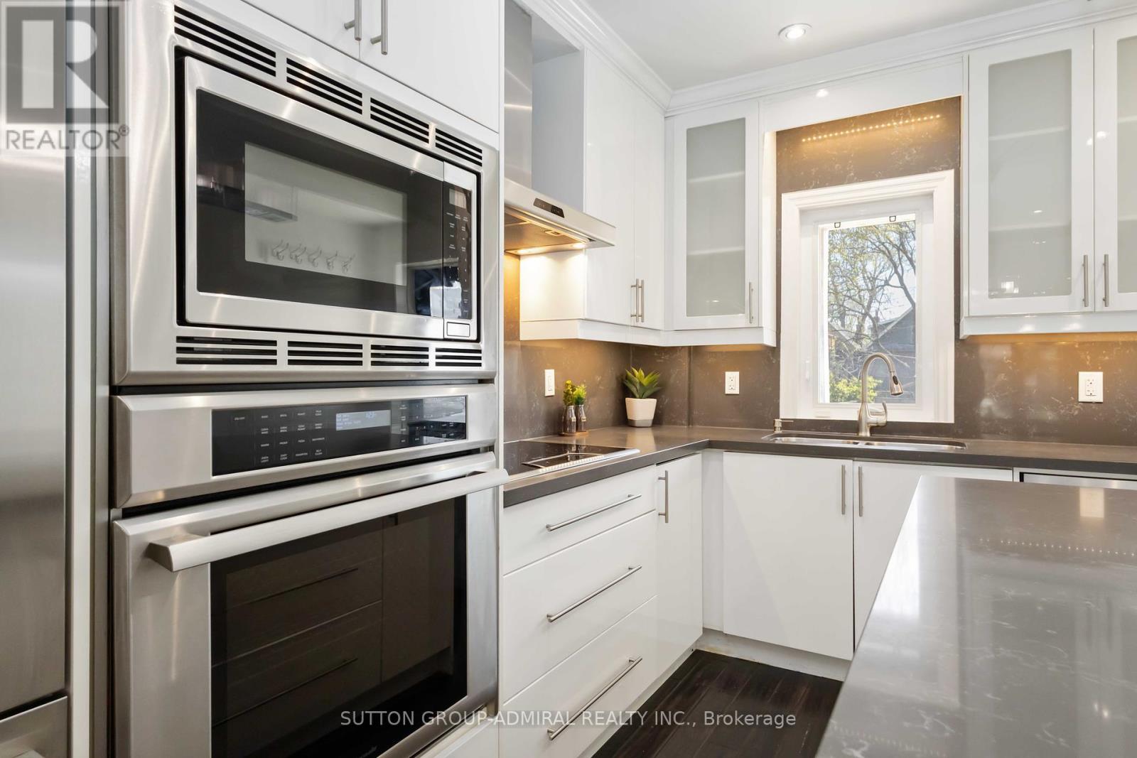 












235 BAIN AVENUE

,
Toronto (North Riverdale),




Ontario
M4K1G2


