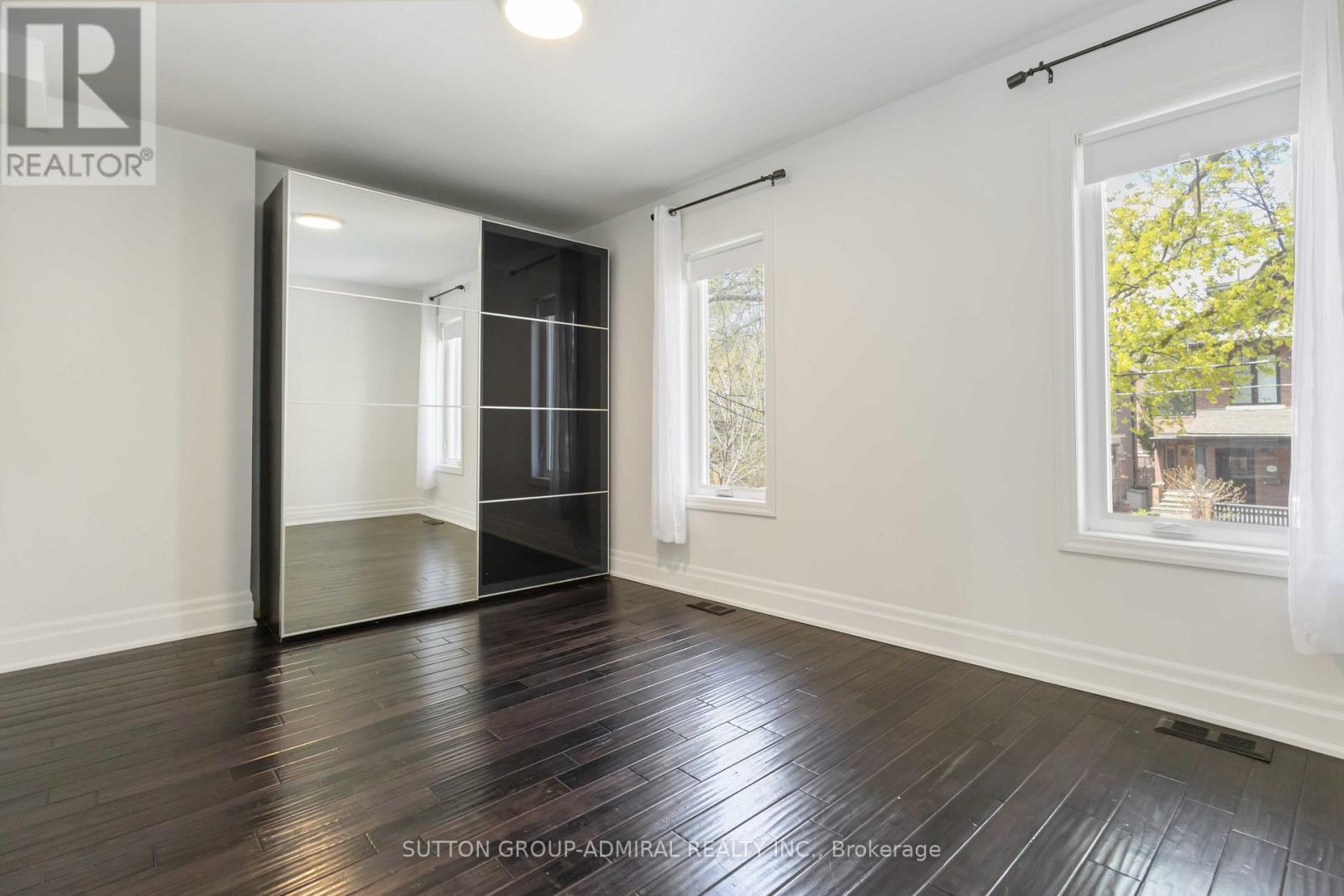 












235 BAIN AVENUE

,
Toronto (North Riverdale),




Ontario
M4K1G2

