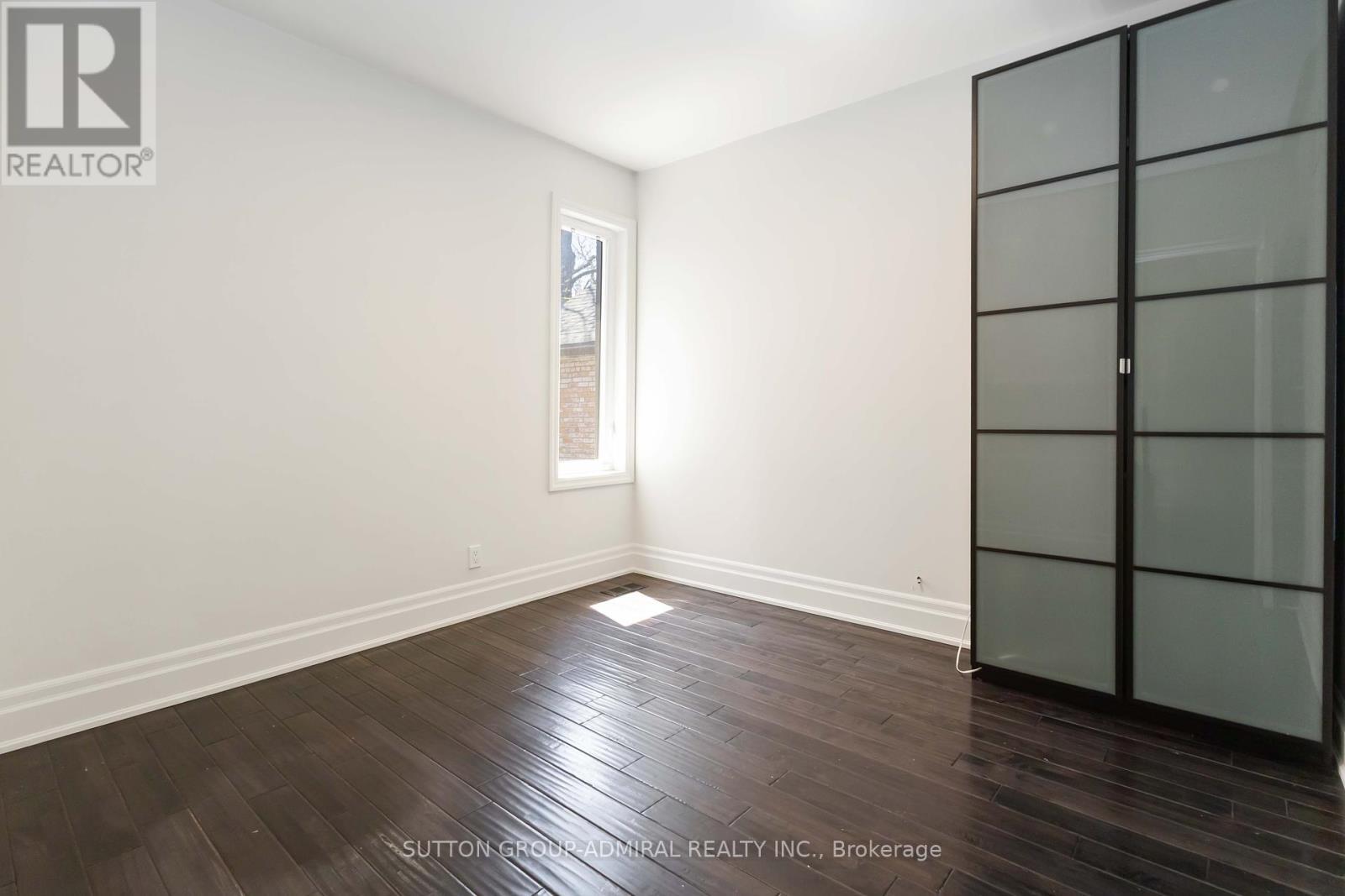 












235 BAIN AVENUE

,
Toronto (North Riverdale),




Ontario
M4K1G2

