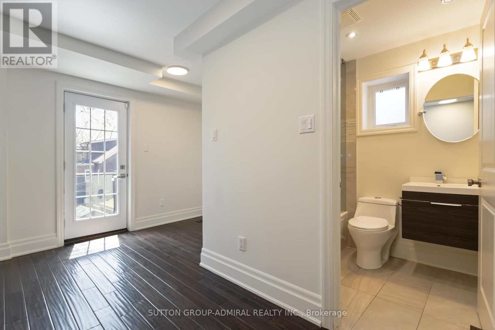 












235 BAIN AVENUE

,
Toronto (North Riverdale),




Ontario
M4K1G2

