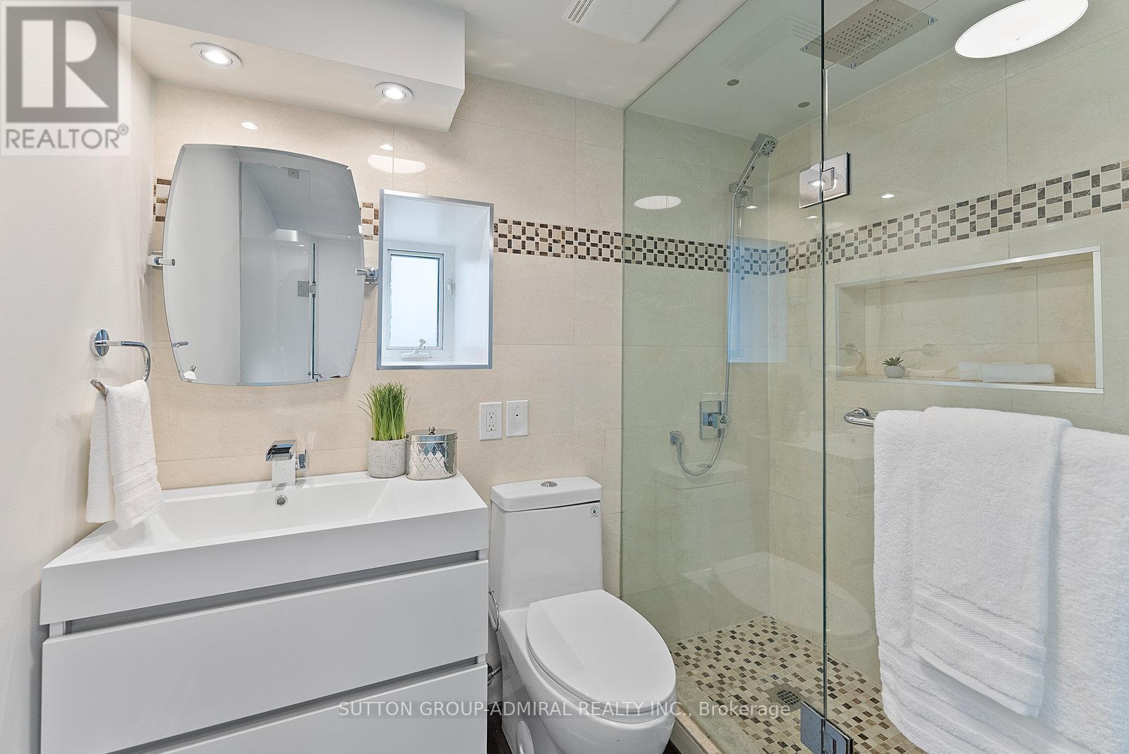 












235 BAIN AVENUE

,
Toronto (North Riverdale),




Ontario
M4K1G2

