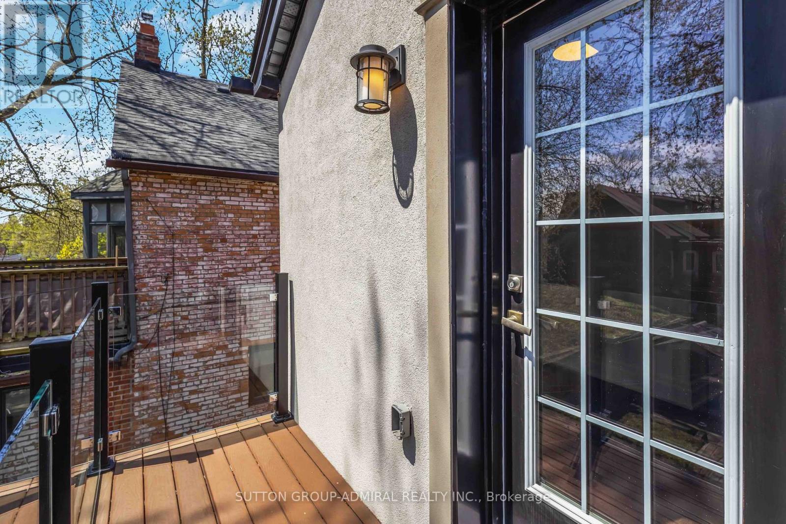 












235 BAIN AVENUE

,
Toronto (North Riverdale),




Ontario
M4K1G2

