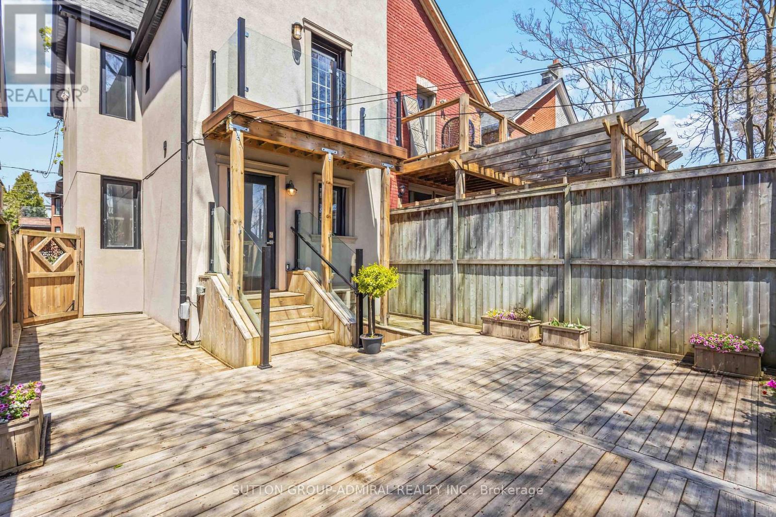 












235 BAIN AVENUE

,
Toronto (North Riverdale),




Ontario
M4K1G2

