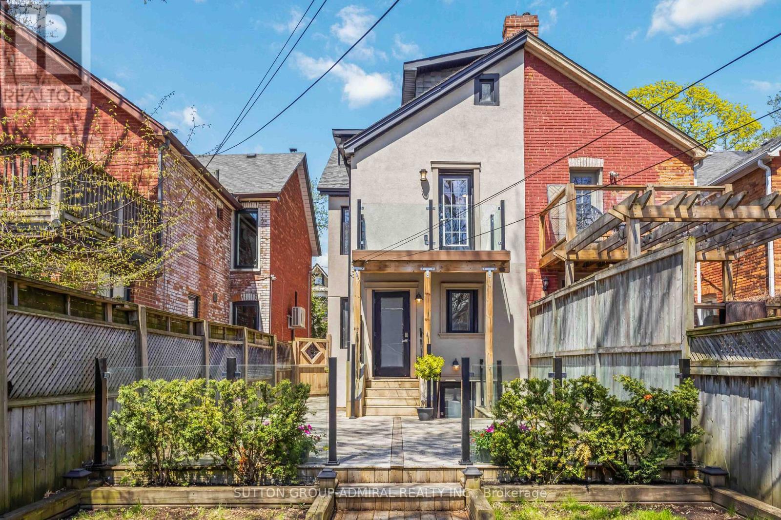 












235 BAIN AVENUE

,
Toronto (North Riverdale),




Ontario
M4K1G2

