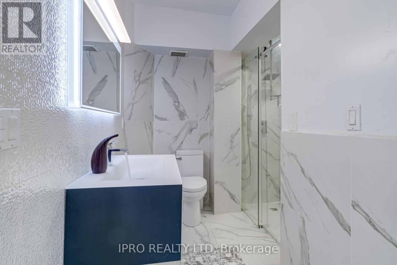 












84 BOULTBEE AVENUE

,
Toronto (Blake-Jones),




Ontario
M4J1B3

