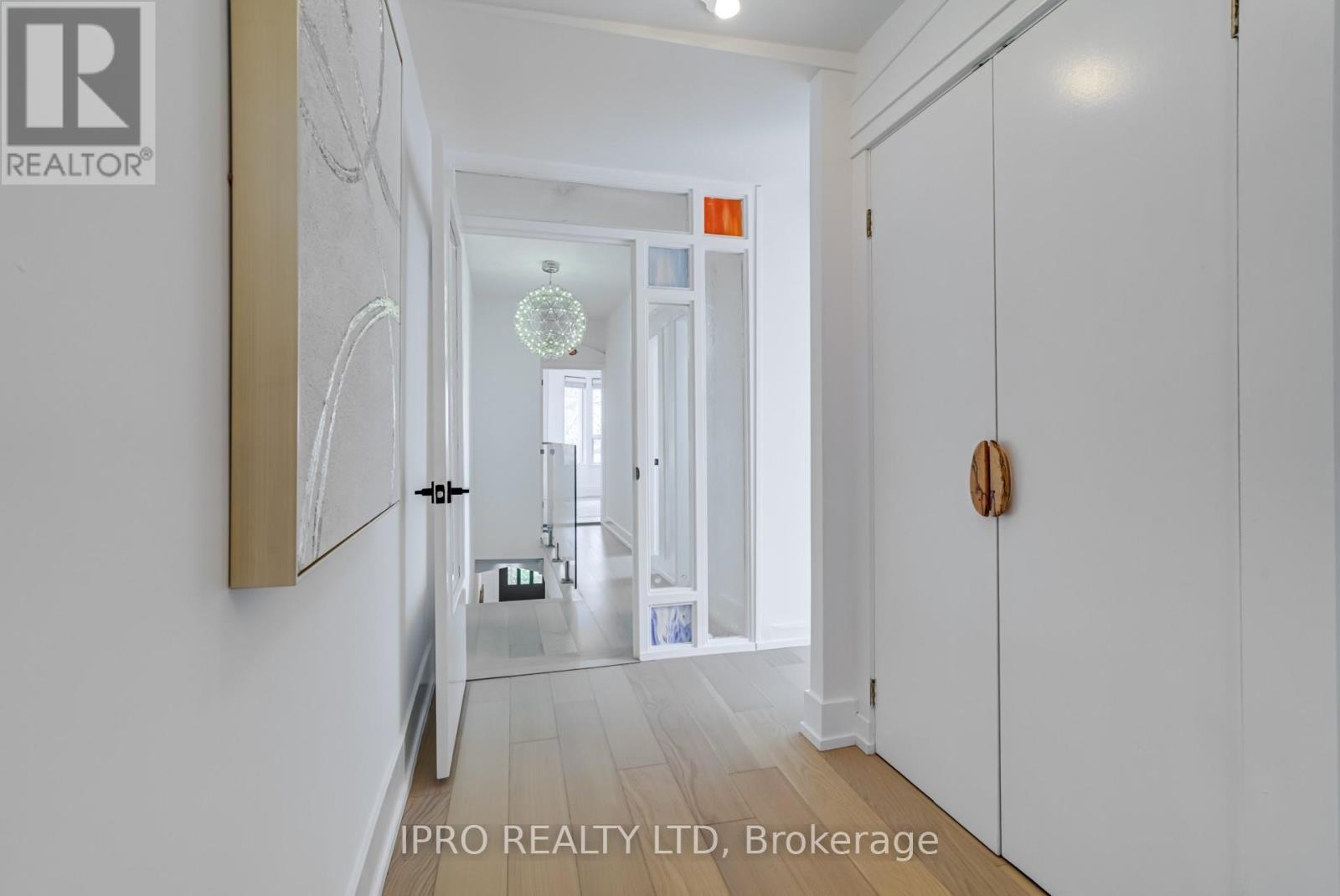 












84 BOULTBEE AVENUE

,
Toronto (Blake-Jones),




Ontario
M4J1B3

