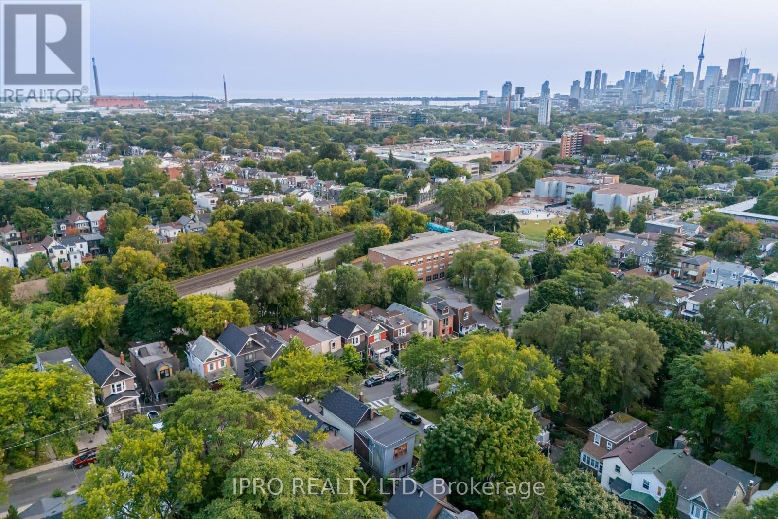 












84 BOULTBEE AVENUE

,
Toronto (Blake-Jones),




Ontario
M4J1B3

