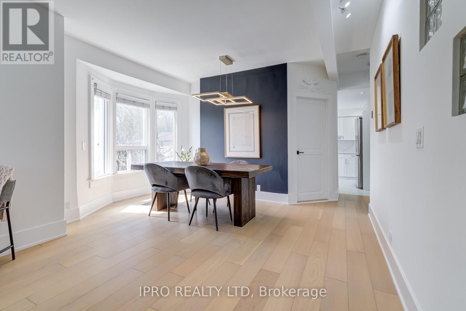 












84 BOULTBEE AVENUE

,
Toronto (Blake-Jones),




Ontario
M4J1B3


