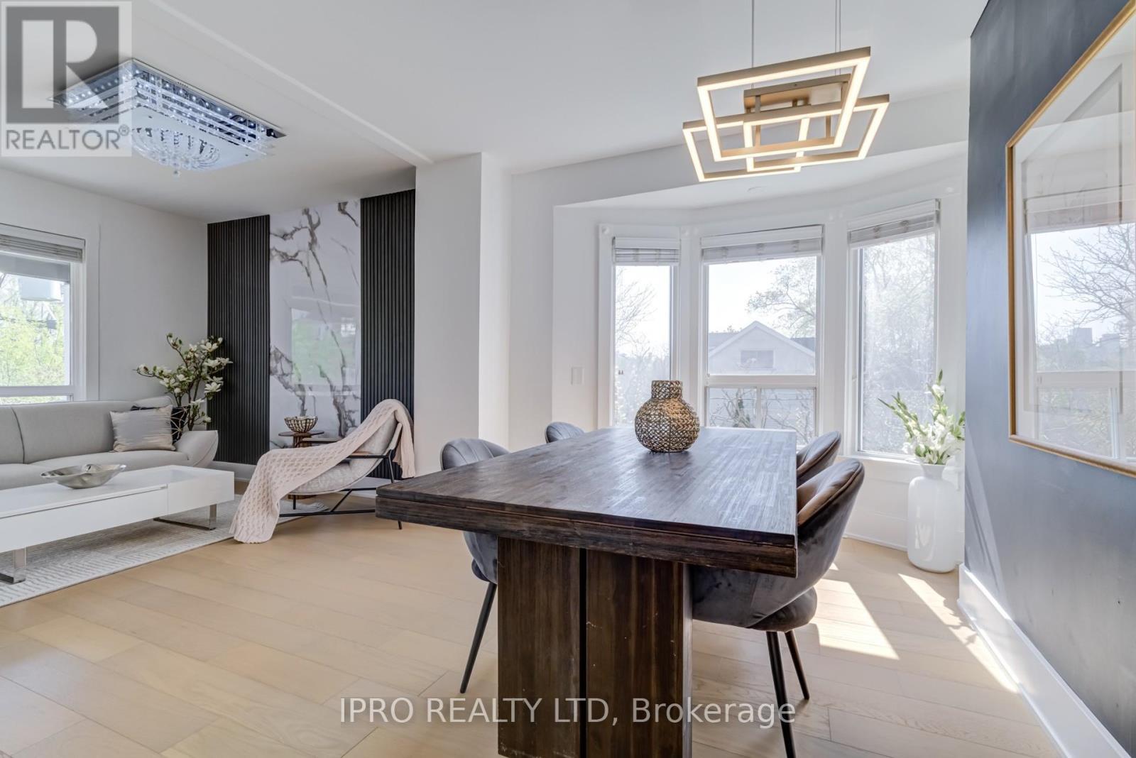 












84 BOULTBEE AVENUE

,
Toronto (Blake-Jones),




Ontario
M4J1B3


