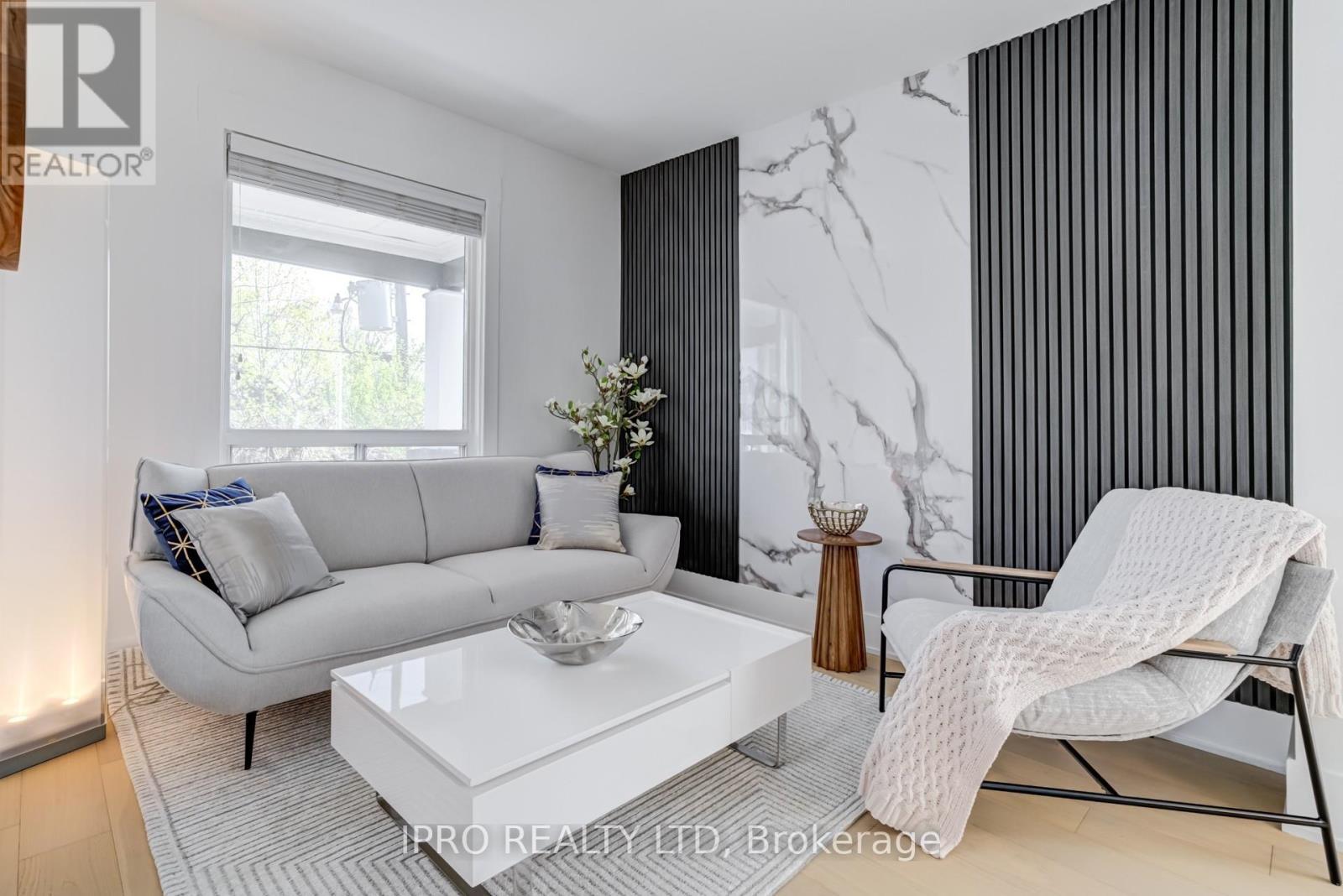 












84 BOULTBEE AVENUE

,
Toronto (Blake-Jones),




Ontario
M4J1B3

