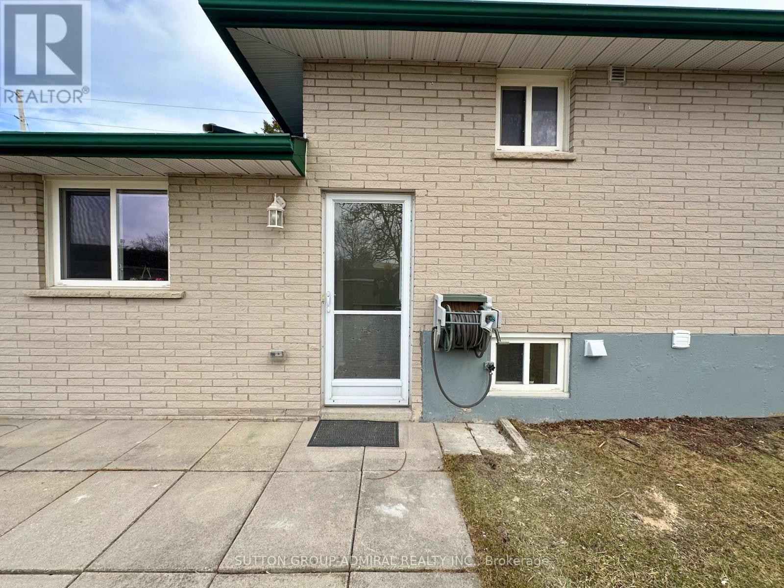 












494 OSHAWA BOULEVARD

,
Oshawa (O'Neill),




Ontario
L1G5T5

