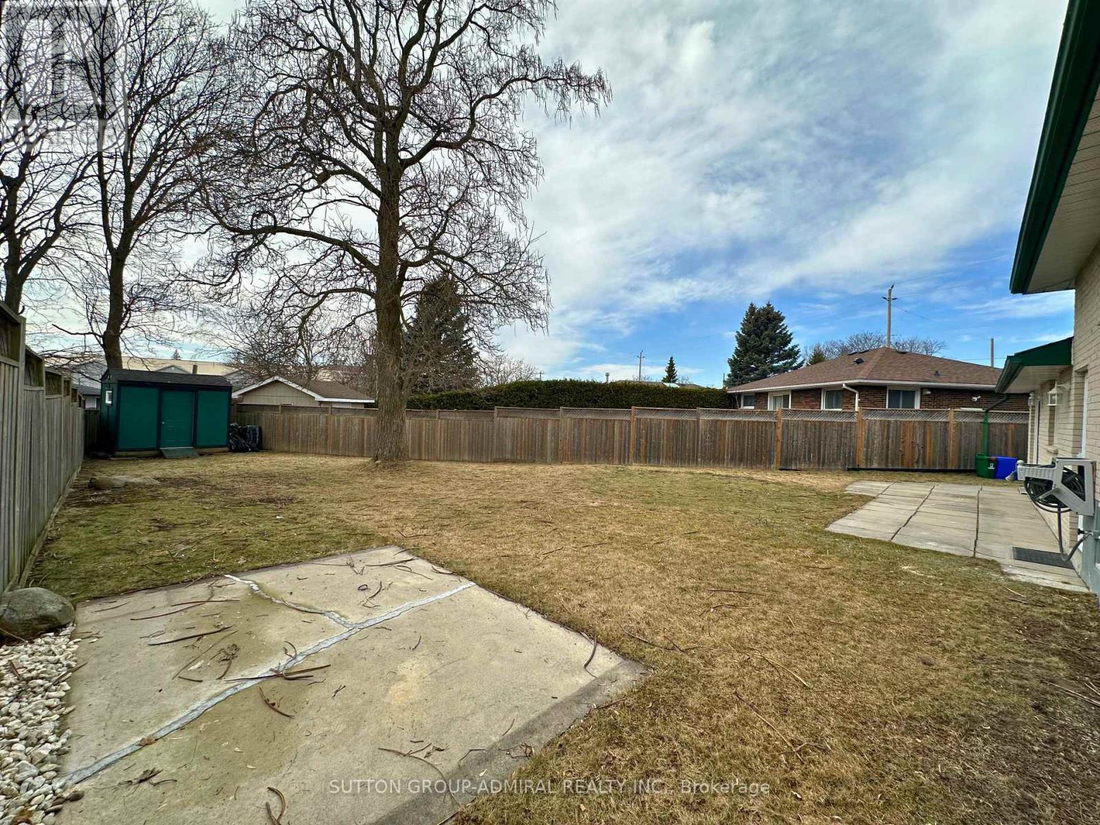 












494 OSHAWA BOULEVARD

,
Oshawa (O'Neill),




Ontario
L1G5T5

