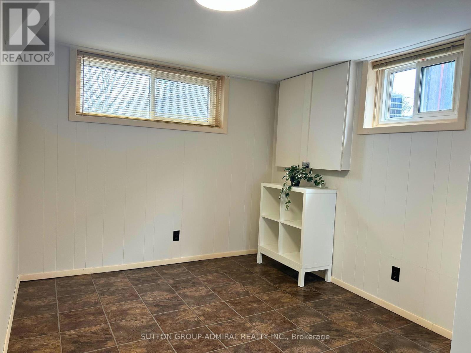 












494 OSHAWA BOULEVARD

,
Oshawa (O'Neill),




Ontario
L1G5T5

