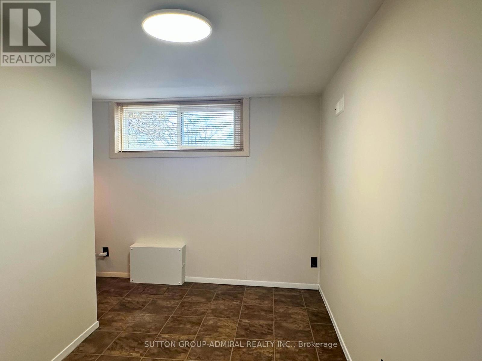 












494 OSHAWA BOULEVARD

,
Oshawa (O'Neill),




Ontario
L1G5T5

