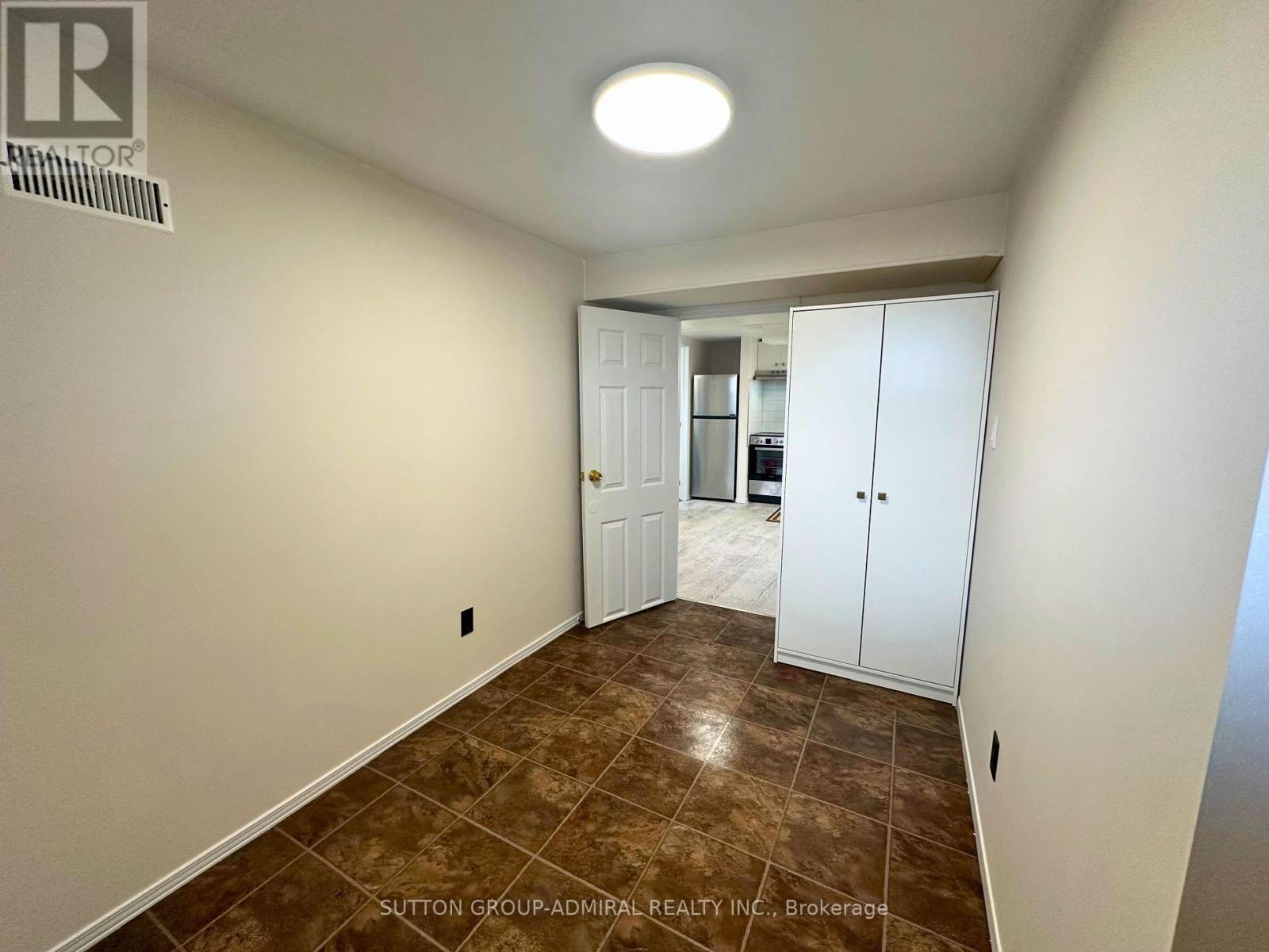












494 OSHAWA BOULEVARD

,
Oshawa (O'Neill),




Ontario
L1G5T5

