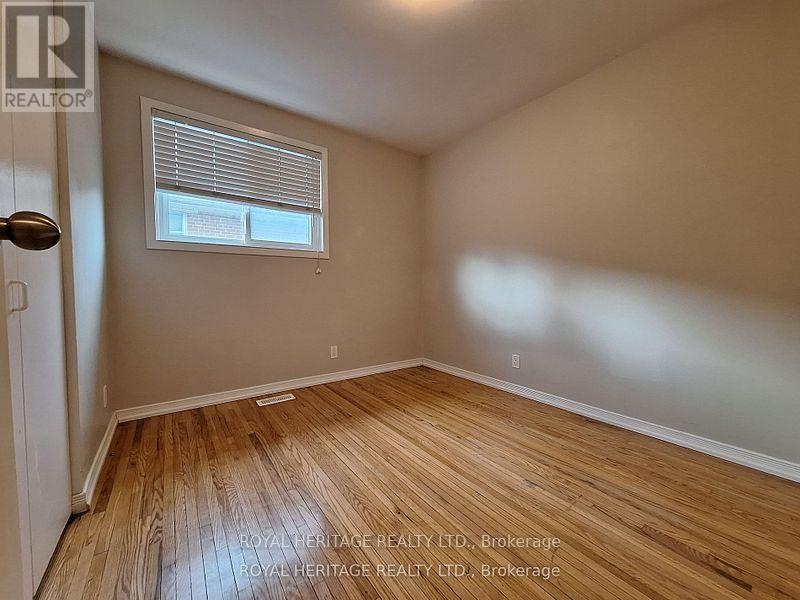 












1355 POPRAD AVENUE

,
Pickering (Bay Ridges),




Ontario
L1W1L2

