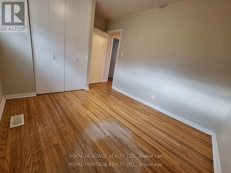












1355 POPRAD AVENUE

,
Pickering (Bay Ridges),




Ontario
L1W1L2

