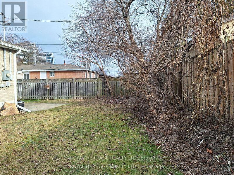 












1355 POPRAD AVENUE

,
Pickering (Bay Ridges),




Ontario
L1W1L2

