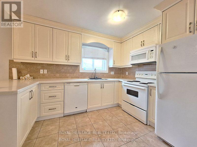 












1355 POPRAD AVENUE

,
Pickering (Bay Ridges),




Ontario
L1W1L2

