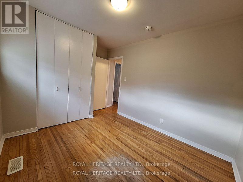 












1355 POPRAD AVENUE

,
Pickering (Bay Ridges),




Ontario
L1W1L2

