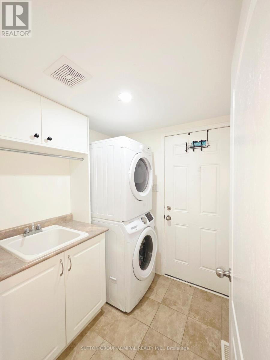 












1113 SCHOOLING DRIVE

,
Oshawa (Taunton),




Ontario
L1H7K5


