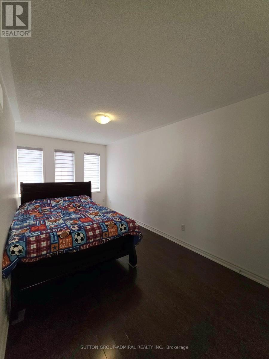 












1113 SCHOOLING DRIVE

,
Oshawa (Taunton),




Ontario
L1H7K5

