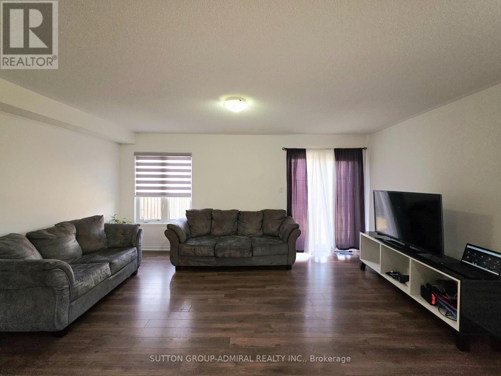 












1113 SCHOOLING DRIVE

,
Oshawa (Taunton),




Ontario
L1H7K5

