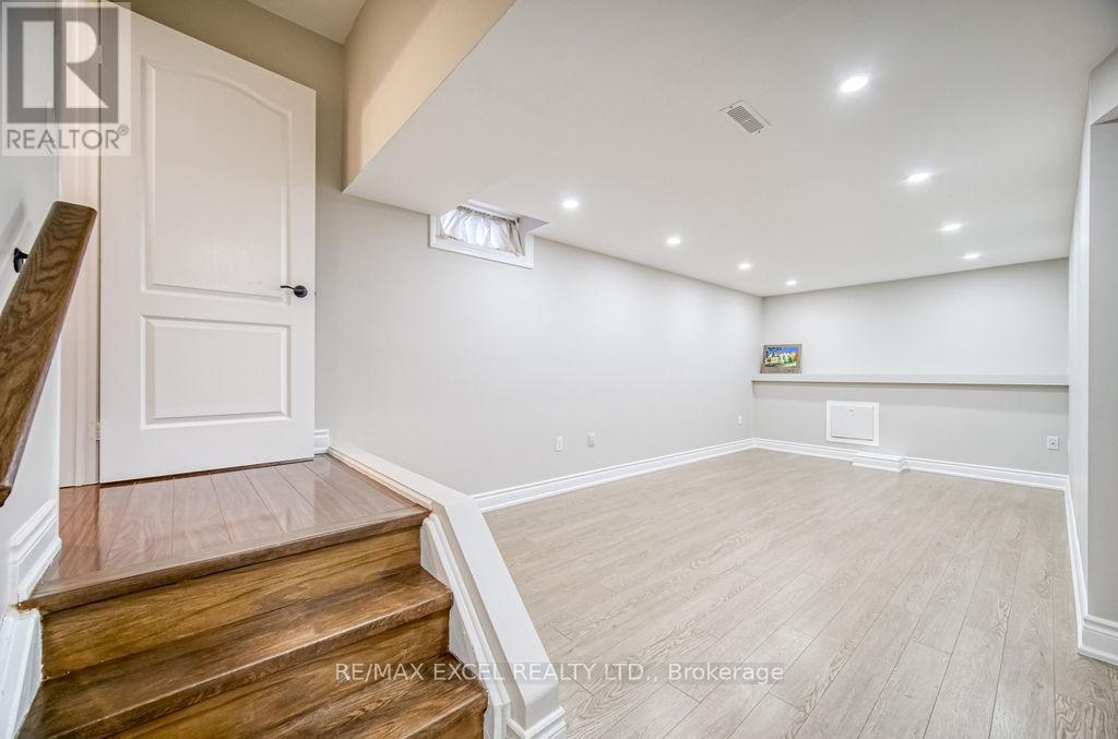 












1619 AMBERLEA ROAD

,
Pickering (Amberlea),




Ontario
L1V5P3

