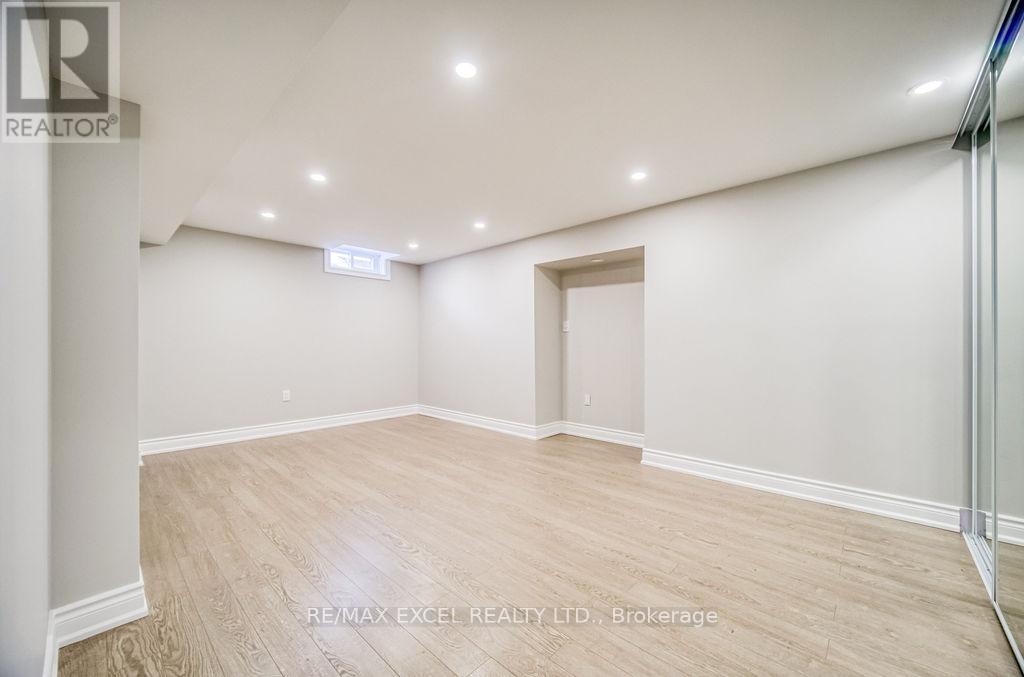 












1619 AMBERLEA ROAD

,
Pickering (Amberlea),




Ontario
L1V5P3

