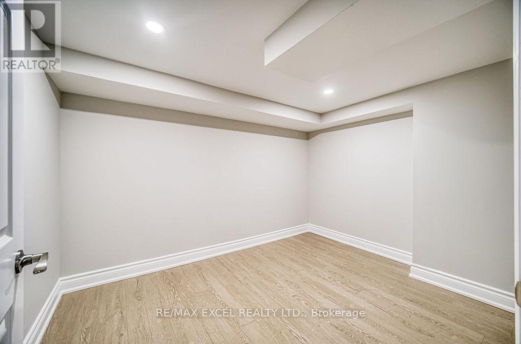 












1619 AMBERLEA ROAD

,
Pickering (Amberlea),




Ontario
L1V5P3

