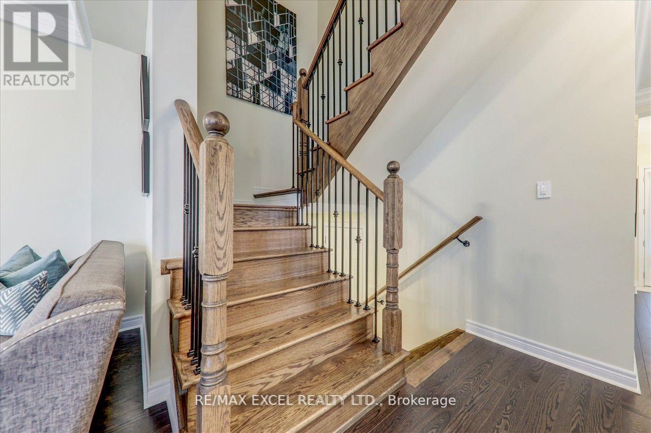 












1063 SKYRIDGE BOULEVARD

,
Pickering,




Ontario
L1X0G5


