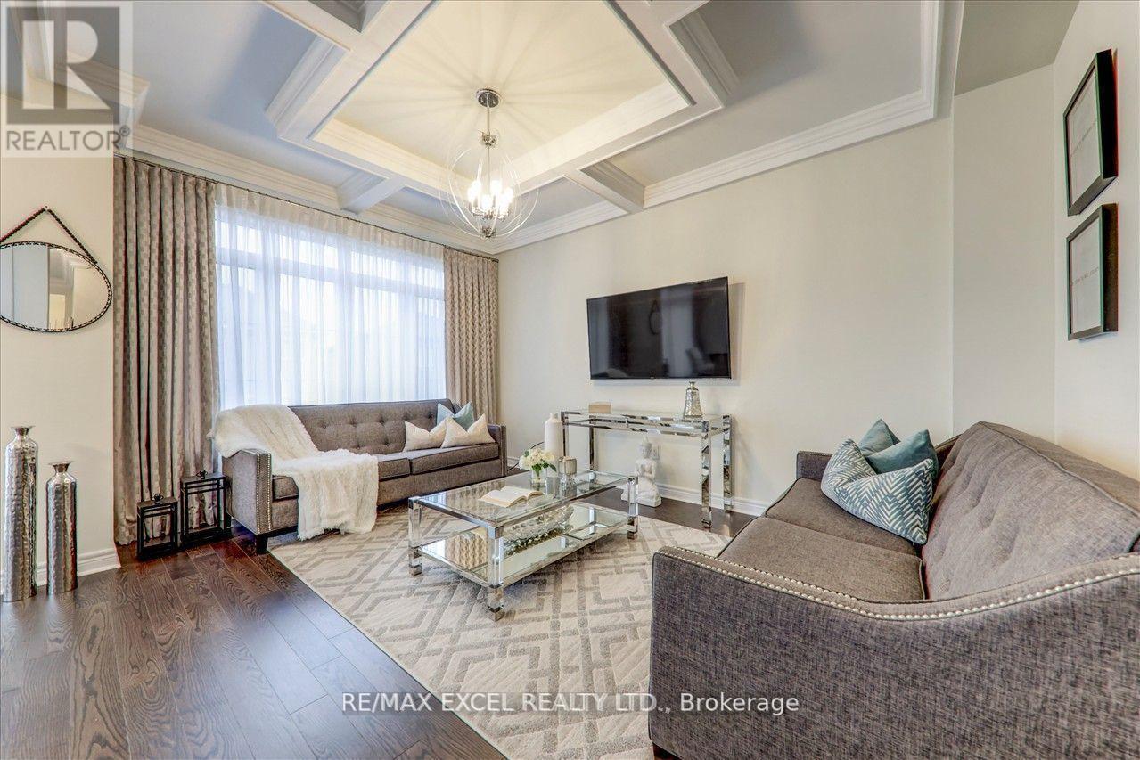 












1063 SKYRIDGE BOULEVARD

,
Pickering,




Ontario
L1X0G5

