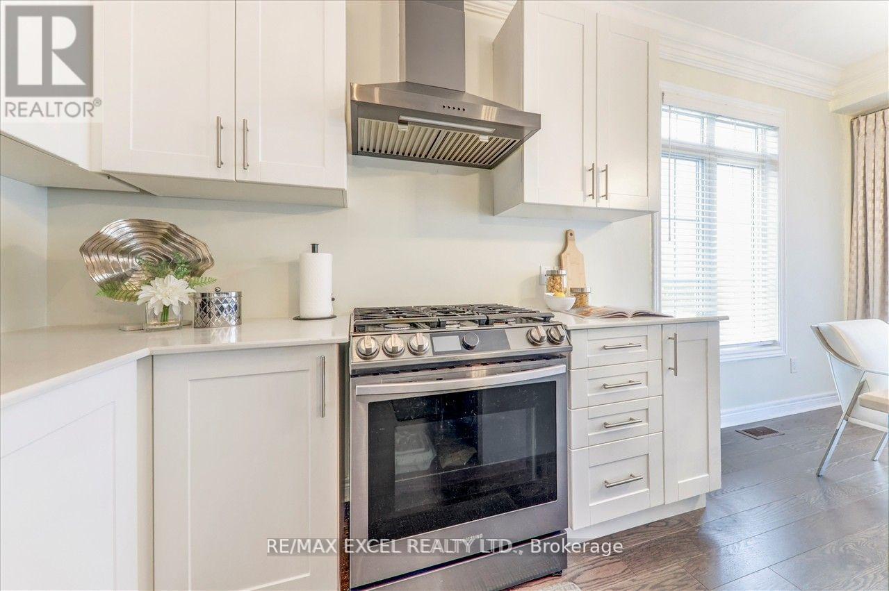 












1063 SKYRIDGE BOULEVARD

,
Pickering,




Ontario
L1X0G5

