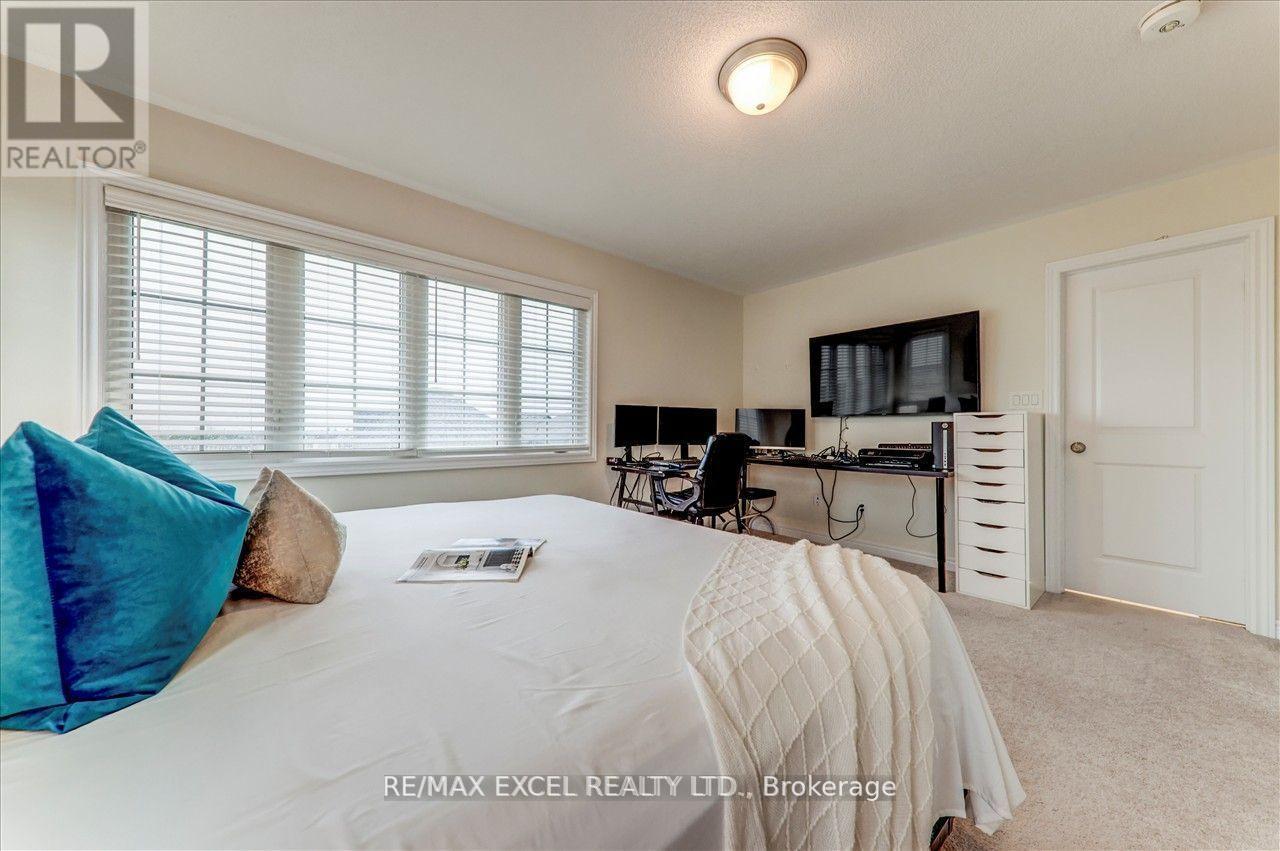 












1063 SKYRIDGE BOULEVARD

,
Pickering,




Ontario
L1X0G5

