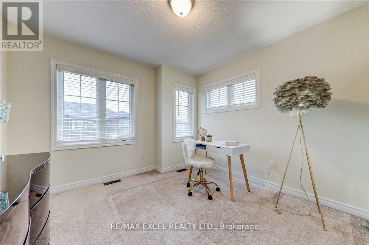 












1063 SKYRIDGE BOULEVARD

,
Pickering,




Ontario
L1X0G5

