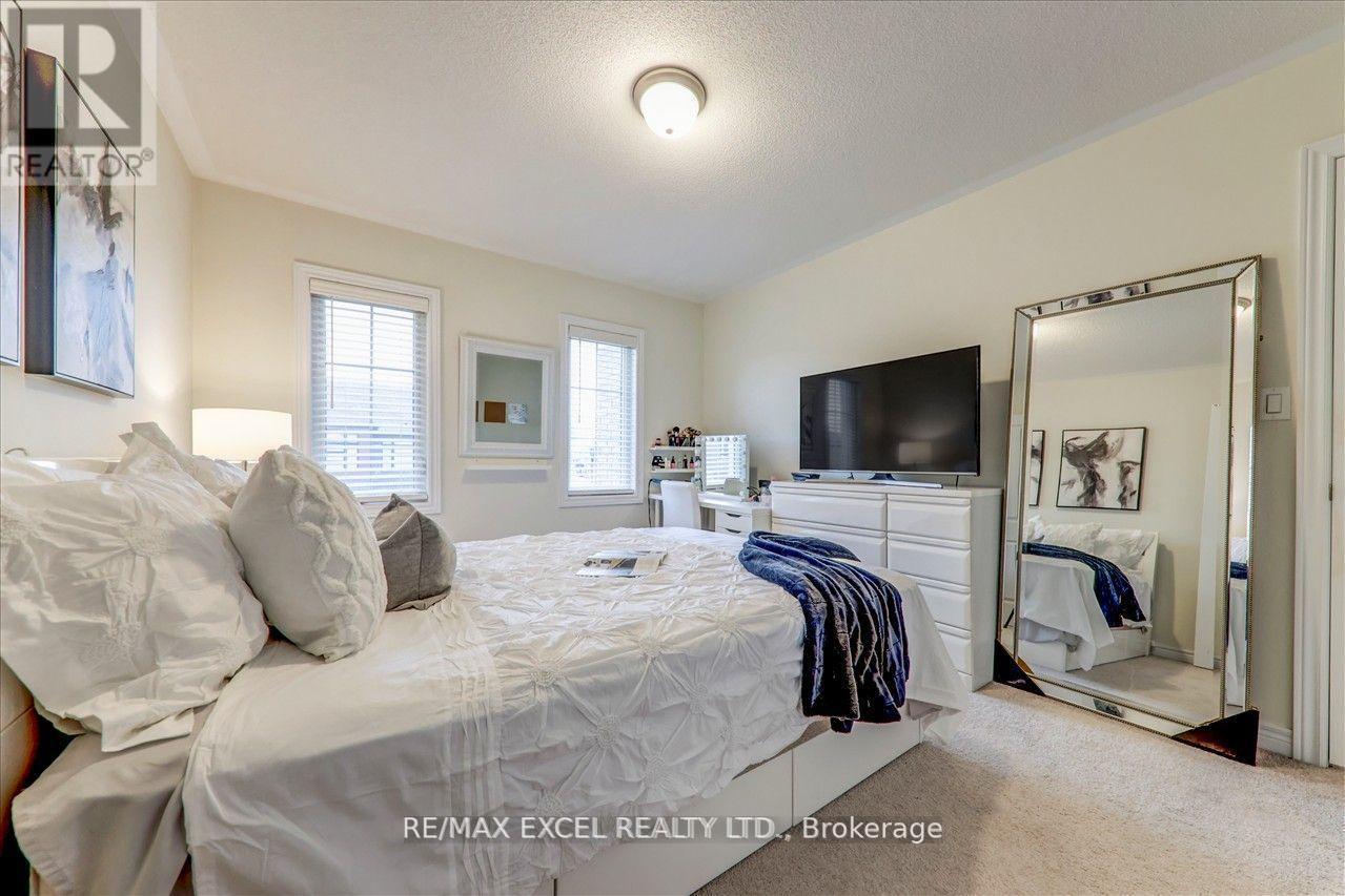 












1063 SKYRIDGE BOULEVARD

,
Pickering,




Ontario
L1X0G5

