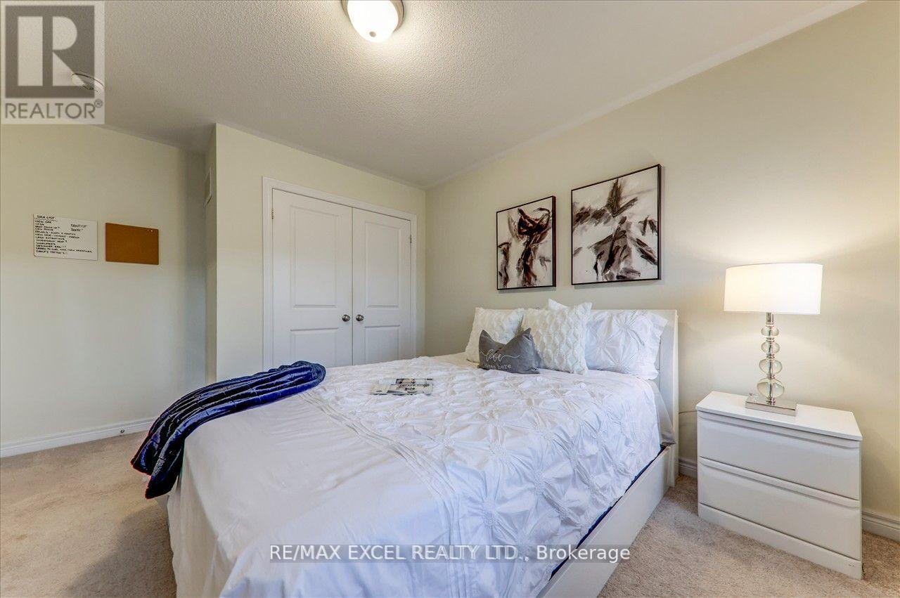 












1063 SKYRIDGE BOULEVARD

,
Pickering,




Ontario
L1X0G5

