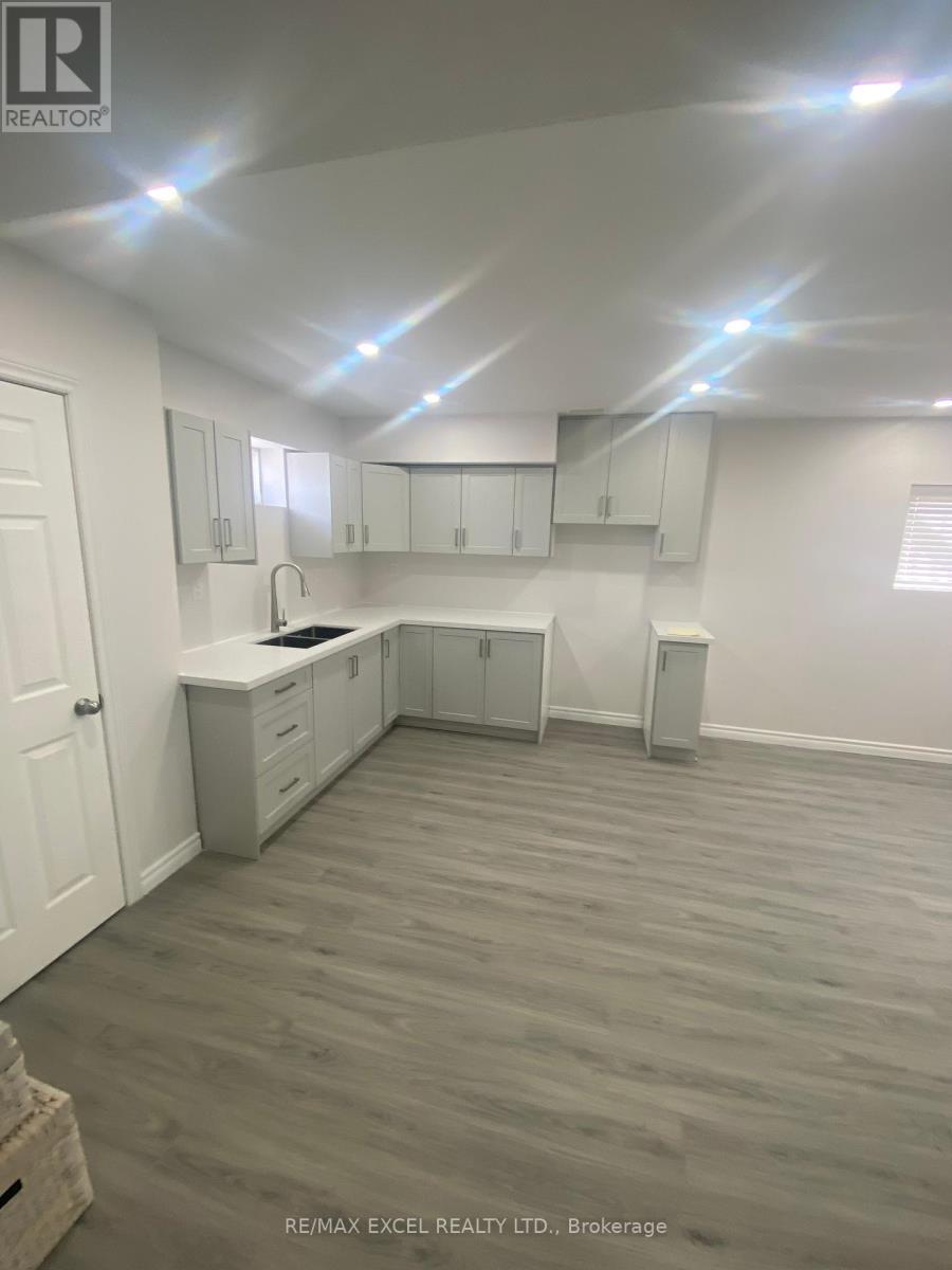 












1063 SKYRIDGE BOULEVARD

,
Pickering,




Ontario
L1X0G5

