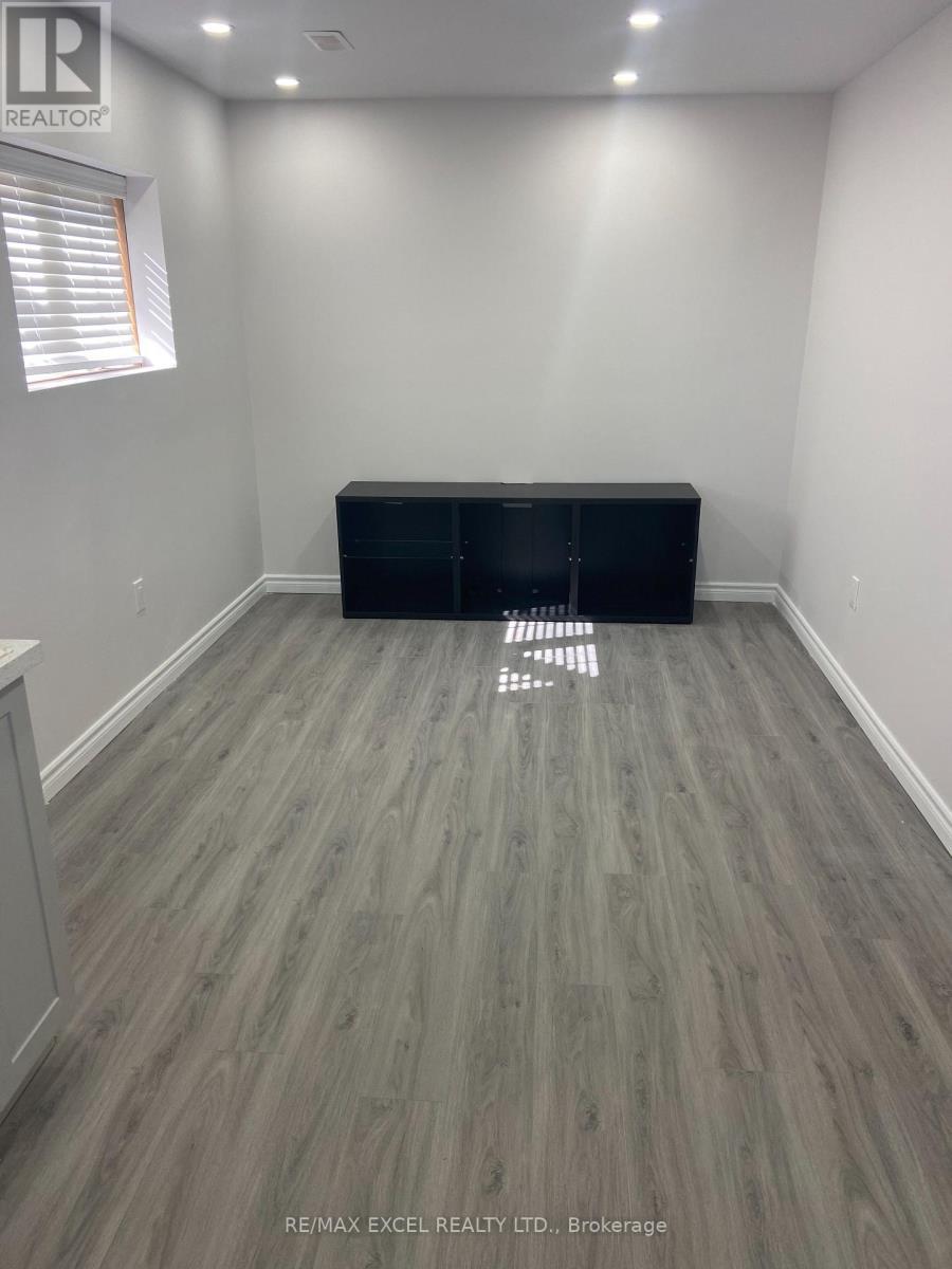 












1063 SKYRIDGE BOULEVARD

,
Pickering,




Ontario
L1X0G5

