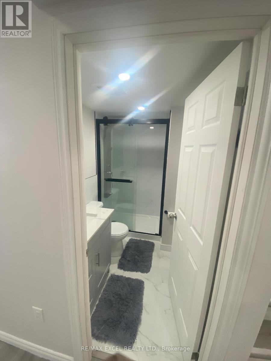 












1063 SKYRIDGE BOULEVARD

,
Pickering,




Ontario
L1X0G5

