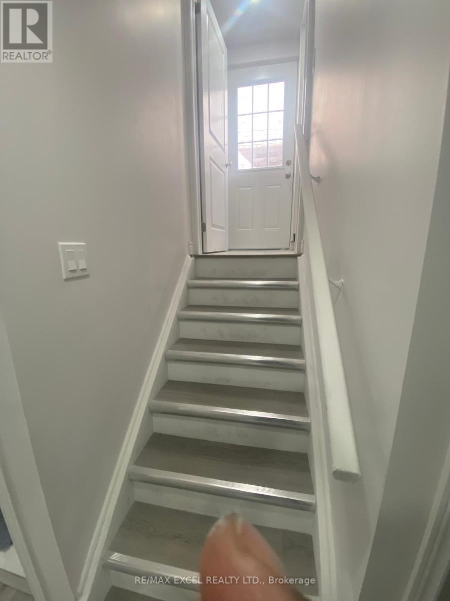 












1063 SKYRIDGE BOULEVARD

,
Pickering,




Ontario
L1X0G5

