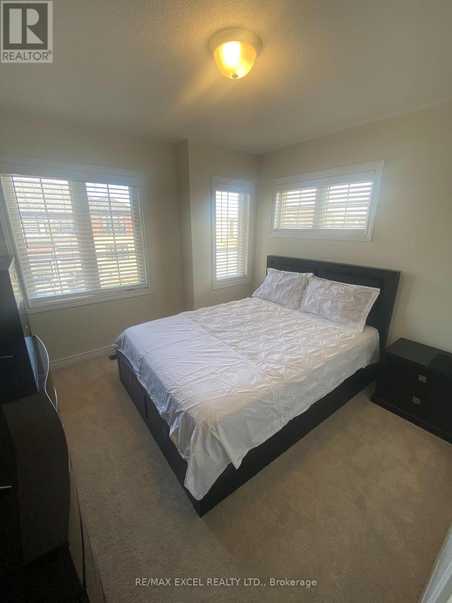 












1063 SKYRIDGE BOULEVARD

,
Pickering,




Ontario
L1X0G5

