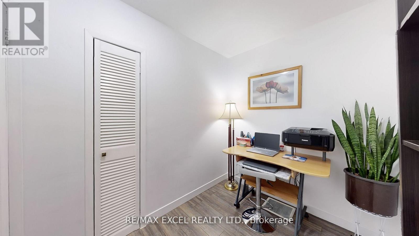 












230 ROXBOROUGH AVENUE

,
Oshawa (O'Neill),




Ontario
L1G5W9

